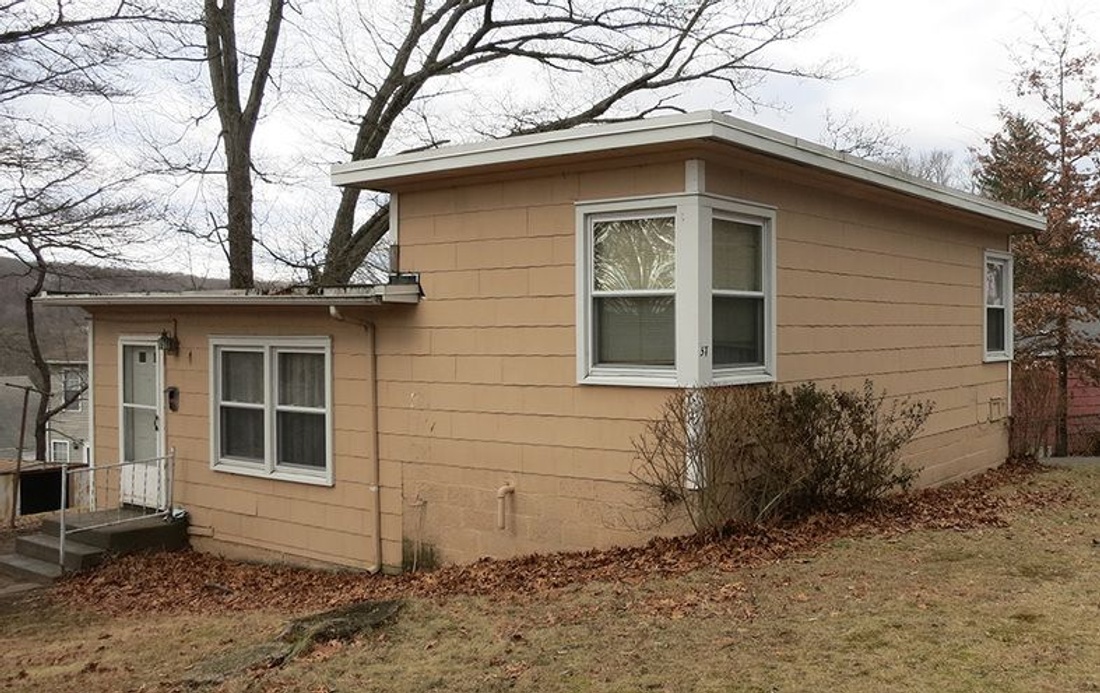 Defense Worker Housing in West Hills section of New Haven