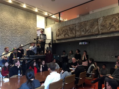 Peter Eisenman speaking to students.